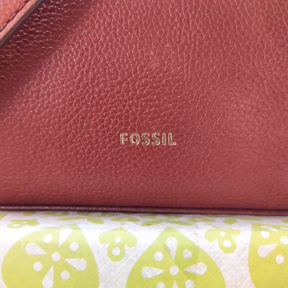 Fossil Brown Leather Zipper Closure Crossbody Bag - Picture 3 of 15